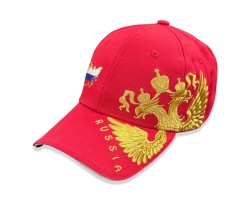 Красная бейсболка 
