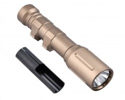 Тактический фонарь PLH-V2 1300 Lm для крепления к планкам Пикатинни (песок) - Мощный светодиод Luminus SST-40 обеспечивает световой поток силой 1300 люмен. Время непрерывной работы фонаря на одном заряде - не менее часа при максимальной светимости. Габари