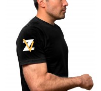 Чёрная футболка с символами ZV на рукаве
