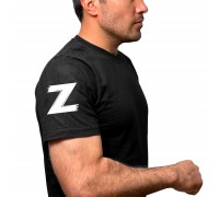 Чёрная футболка с символом Z на рукаве