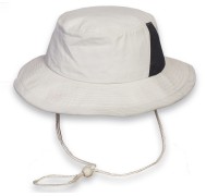 Трендовая светлая шляпа-панама