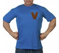 Васильковая футболка с гвардейским символом V