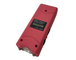Женское средство самообороны 801 Type с фонариком* - средство самообороны очень простое в применении, изготовлено в прочном и стильном корпусе розового цвета. Устройство имеет предохранитель и светодиодный фонарь. Мощности разряда достаточно для выведения