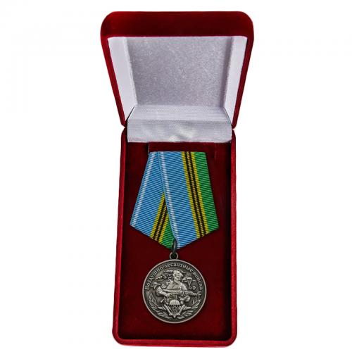 Медаль Воздушно-десантных войск "Никто, кроме нас" в футляре