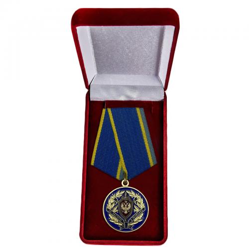Медаль ФСБ РФ "За заслуги в разведке" в бархатном футляре